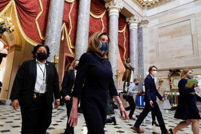 Дональд Трамп - Нэнси Пелоси - Пелоси объяснила угрозу Трампа на дебатах об импичменте - lenta.ru - США