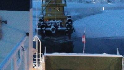 Под Петербургом паром с пассажирами зажало льдом в аномальные морозы - dp.ru - Ленинградская обл. - Санкт-Петербург - район Подпорожский - республика Карелия