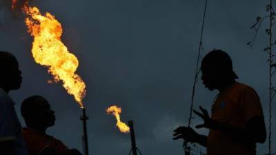 Нелегкая добыча: на рынке может оказаться более 2 млн баррелей лишней нефти - smartmoney.one - Ирак - Эмираты - Нигерия - Конго - Экваториальная Гвинея - Южный Судан