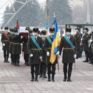 «Он очень любил жизнь и Украину»: запорожцы прощаются с бойцом, который погиб на Донбассе. Фото - reporter-ua.com - Запорожская обл. - Мариуполь - Донецкая обл. - Запорожье