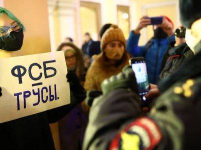 Алексей Навальный - Владлен Лось - СК отказался проверять сотрудников ФСБ на причастность к отравлению Навального - kasparov.ru - Омск - округ Сибирский