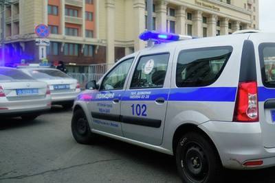Агрессивный москвич напал с ножом на полицейских и был застрелен - newzfeed.ru - Москва