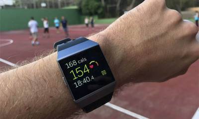 Google купила производителя смарт-браслетов Fitbit - capital.ua