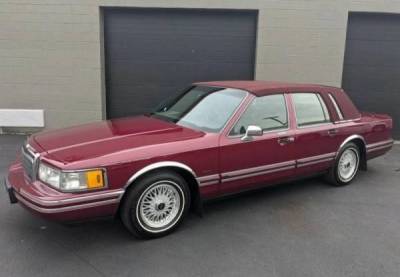 «Капсула времени» Lincoln Town Car 1993: владелец не ездил, жена сохранила, а внук продал - skuke.net