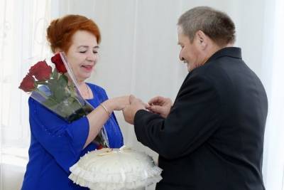Пара из Читы поженилась спустя 40 лет после знакомства, найдя друг друга в соцсетях - chita.ru - Чита - Сретенск