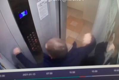 Пьяный красноярец разгромил лифт в подъезде - kras.mk.ru - Красноярск