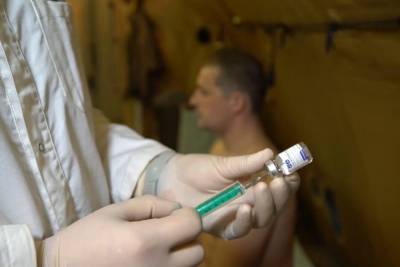 Стартовала вакцинация от коронавируса российских миротворцев в Карабахе - m24.ru