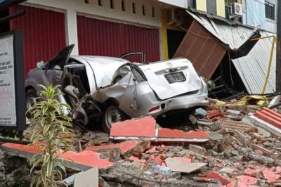 Джоко Видодо - Из-за серии землетрясений в Индонезии погибли семь человек и 600 пострадали - aif.ru - Индонезия