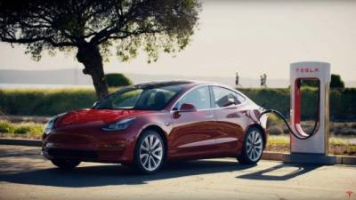 Илон Маск - Сколько стоит зарядка электромобиля Tesla? - usedcars.ru - США - шт.Флорида - Мельбурн - шт. Нью-Йорк