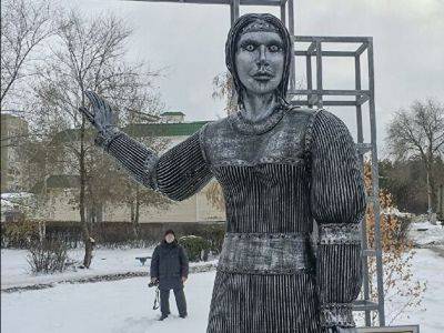 Нововоронежский памятник Алёнке выставили на аукцион - kasparov.ru - Воронежская обл.