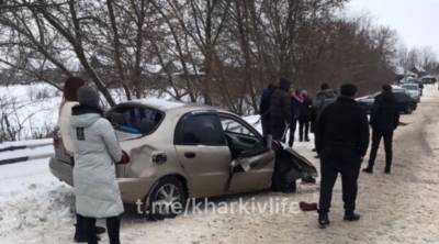 Тарас Кремень - Страшная авария произошла под Харьковом, в авто была беременная: есть жертвы, кадры ДТП - kharkov.politeka.net - Харьков