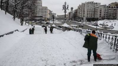 В Киеве против гололедицы использовали почти 4 тысячи тонн реагентов - lenta.ua - Киев