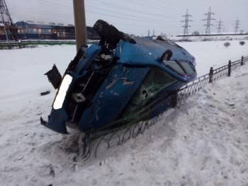 На Северном шоссе в Череповце опрокинулась иномарка - vologda-poisk.ru - Вологда - Череповец