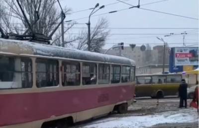 В Киеве на Троещине трамвай сошел с рельсов - news.bigmir.net - Киев - Столица