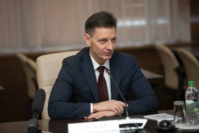 Владимир Сипягин - Во Владимире показали спектакль про коронавирус. Люди в полном зале сидели без масок - znak.com