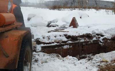 В Глазове водопроводная труба сломалась пополам - gorodglazov.com