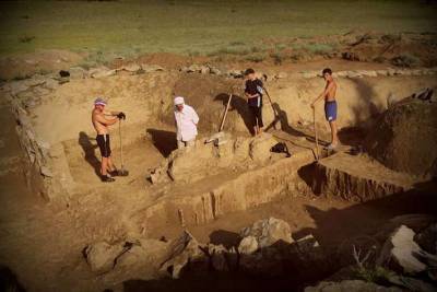 Во Франции - Во Франции обнаружен 6000-летний монолит - lenta.ua - Франция