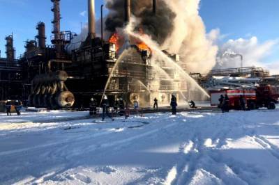 В Ивано-Франковской области загорелся химический завод: огонь вырывался как факел (видео, фото) - newsone.ua - Ивано-Франковская обл. - Закарпатская обл. - Калуш