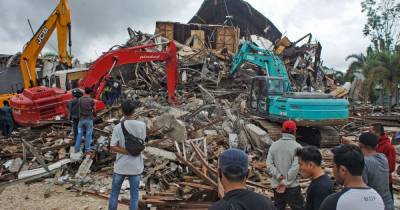 Индонезия - Число жертв мощного землетрясения в Индонезии возросло до 42, пострадавших уже более восьми сотен (4 фото) - tsn.ua - Indonesia - Джакарта