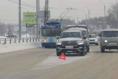 В Иванове грузовая Газель вписалась в Ленд Крузер - mkivanovo.ru