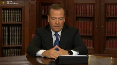 Дональд Трамп - Дмитрий Медведев - Медведев назвал блокировку аккаунтов Трампа цифровым тоталитаризмом - piter.tv - США