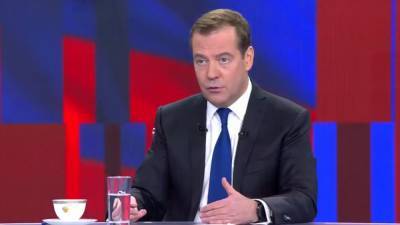 Дональд Трамп - Дмитрий Медведев - Медведев подверг критике массовую блокировку Трампа в соцсетях - politros.com - США