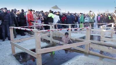 В РПЦ призвали верующих отказаться от крещенских купаний из-за пандемии - piter.tv - Москва