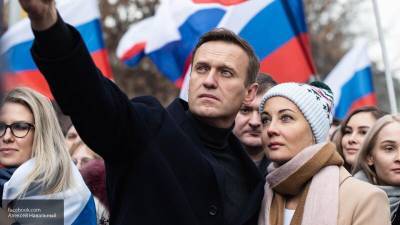 Алексей Навальный - Юлий Навальная - Nation News подсчитало, как дорого одеваются супруги Навальные - nation-news.ru - Берлин