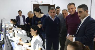 Ваан Керобян - Министр экономики Армении обсудил с ювелирами планы по развитию сферы - ru.armeniasputnik.am - Армения