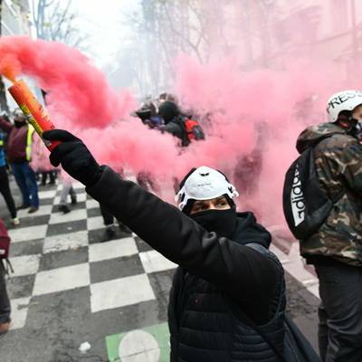 В Париже проходит первый в новом году "Марш свободы" - radiomayak.ru - Париж