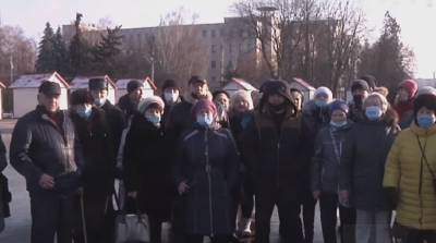 Сотни людей блокируют здание ОГА в Запорожье, стали известны требования - ukrainianwall.com - Запорожская обл. - Запорожье - район Вольнянский