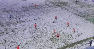 А был ли соперник?: в Турции команда вышла на матч в белой форме и "растворилась" на поле из-за снегопада - tsn.ua - Турция - Стамбул - Istanbul