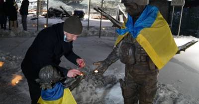 Владимир Зеленский - День памяти защитников Донецкого аэропорта: в Украине почтили память легендарных киборгов - tsn.ua - Донецк - Запорожье - Донбасс