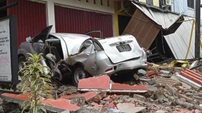 Число жертв землетрясения в Индонезии продолжает расти - vesti.ru - Indonesia