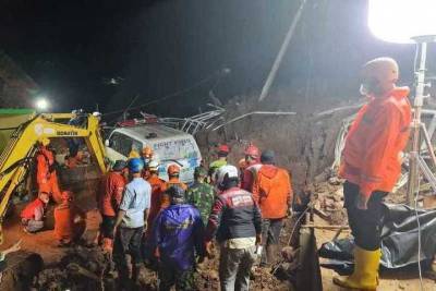 Число жертв землетрясения в Индонезии увеличилось до 56 - mk.ru - Индонезия