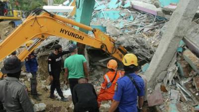 56 человек погибли при землетрясении в Индонезии - eadaily.com - США - Индонезия