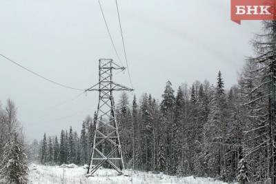 Виктор Бобыря Как - Из-за обрыва линии села и деревни под Усинском остались без света - bnkomi.ru - Усинск