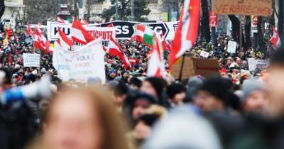 Тысячи людей в Вене протестовали против коронавирусных ограничений (ФОТО) - dsnews.ua - Австрия - Вена