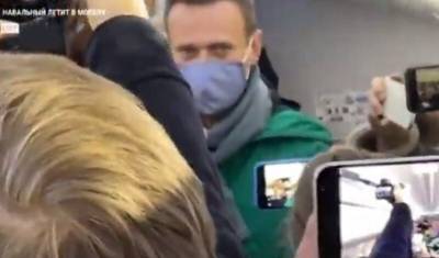 Самолет с Навальным вылетел из Берлина с опозданием на полчаса - newizv.ru - Москва - Берлин