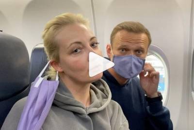 Навальный сделал ироничное видео с женой в самолете «Берлин –Москва» (видео) - aussiedlerbote.de - Москва - Берлин