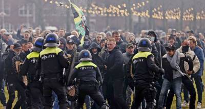 Марк Рютте - Полиция Амстердама разогнала митингующих: они не соблюдали дистанцию и санитарные меры - ru.armeniasputnik.am - Голландия - Амстердам