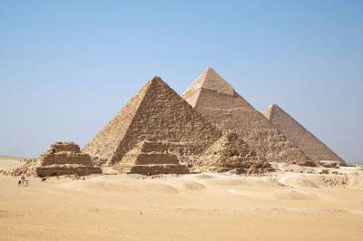 Около Каира нашли древний храм и 50 саркофагов - aif.ru - Египет
