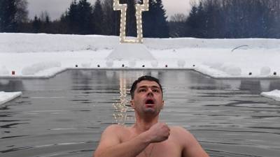 Александр Суворов - Можно ли заразиться COVID-19 во время крещенских купаний? - 5-tv.ru