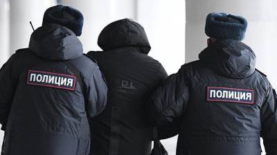 В Хабаровске задержан отобравший у подростка шапку водитель автобуса - iz.ru - Хабаровск