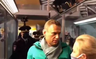 Алексей Навальный - В аэропорту арестовали Алексея Навального сразу после прилета из Германии - ukrainianwall.com - Москва