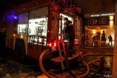 В Одессе в отеле Arcadia Apartments вспыхнул пожар, есть жертвы (ФОТО, ВИДЕО) - lenta.ua - Токио - Одесса - Одесская обл. - Гсчс
