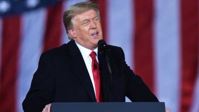 Дональд Трамп - Рудольф Джулиани - Джо Байден - Трамп может помиловать почти 100 человек за день до инаугурации Байдена - riafan.ru - США - Вашингтон