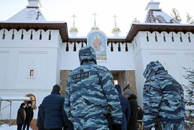 Николай Романов - Начались массовые допросы монахинь по делу отца Сергия из-за суицида детей - lenta.ru - Свердловская обл.