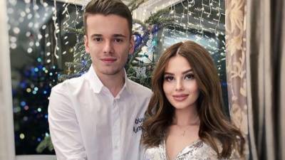 Арсений Шульгин - «Теперь шопинг выглядит так»: сын Валерии сводил жену на свидание после родов - 5-tv.ru