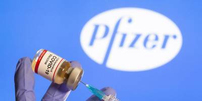 Le Monde: регулятор ЕС сертифицировал вакцину Pfizer под давлением - ruposters.ru - Ляйен